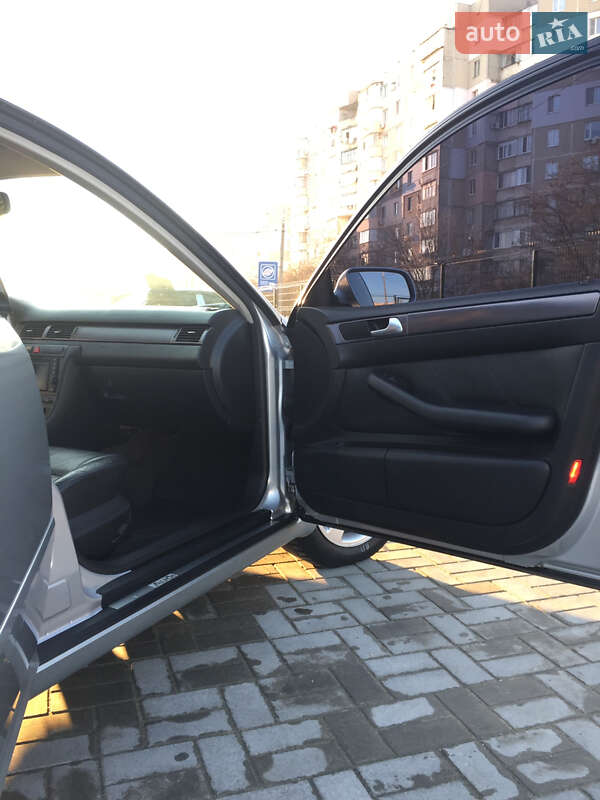 Седан Audi A6 2004 в Херсоне