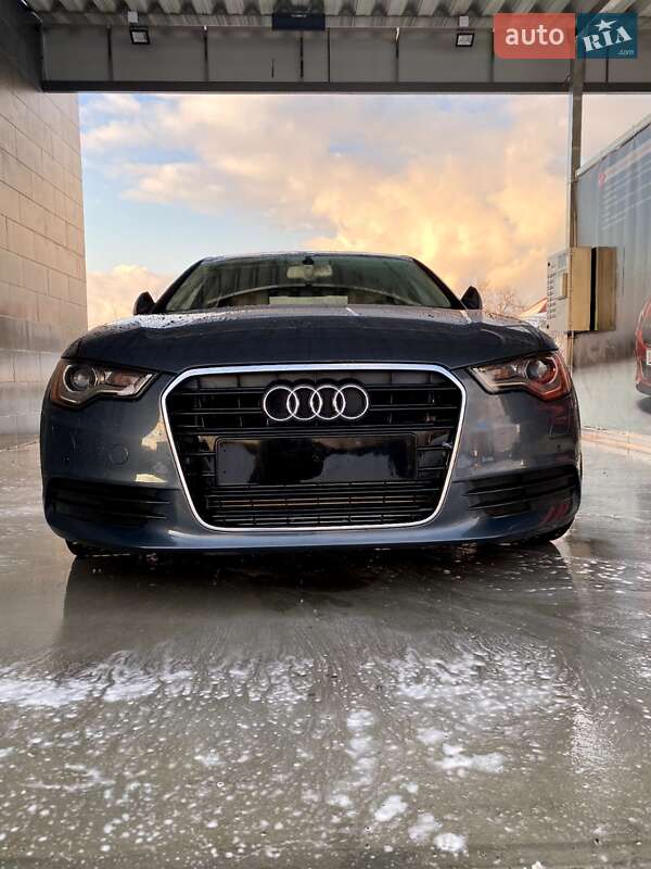 Седан Audi A6 2013 в Иршаве