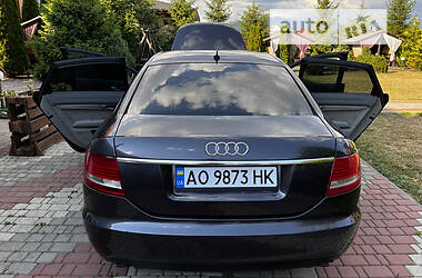 Седан Audi A6 2004 в 
