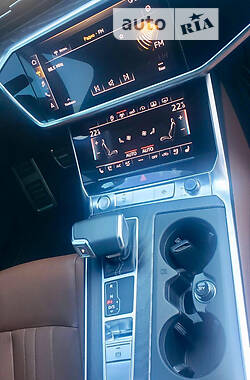 Седан Audi A6 2019 в 