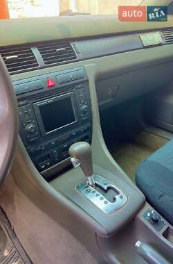 Седан Audi A6 2004 в Еланце