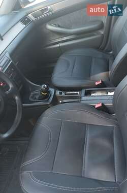 Седан Audi A6 2001 в 
