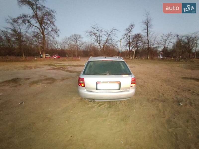 Универсал Audi A6 2001 в Раздельной