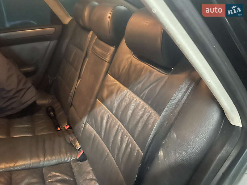Седан Audi A6 2003 в Ровно