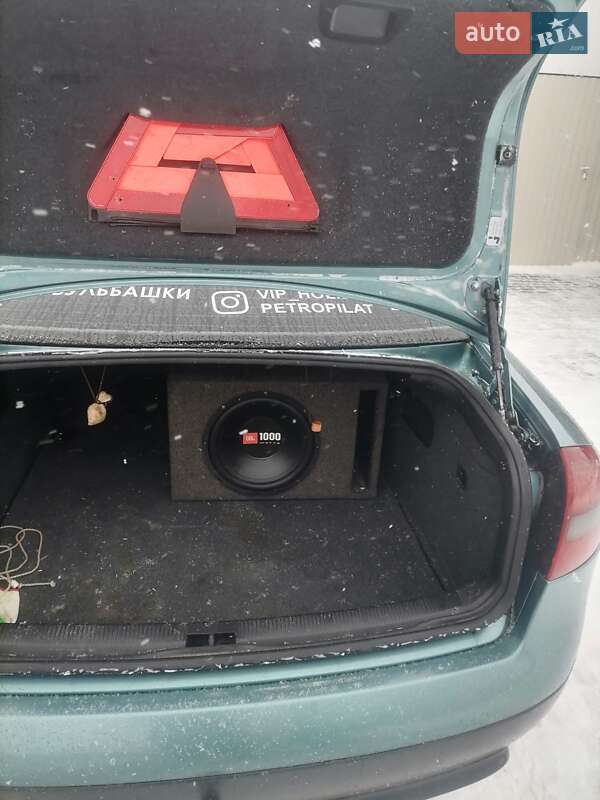 Седан Audi A6 1998 в Городке