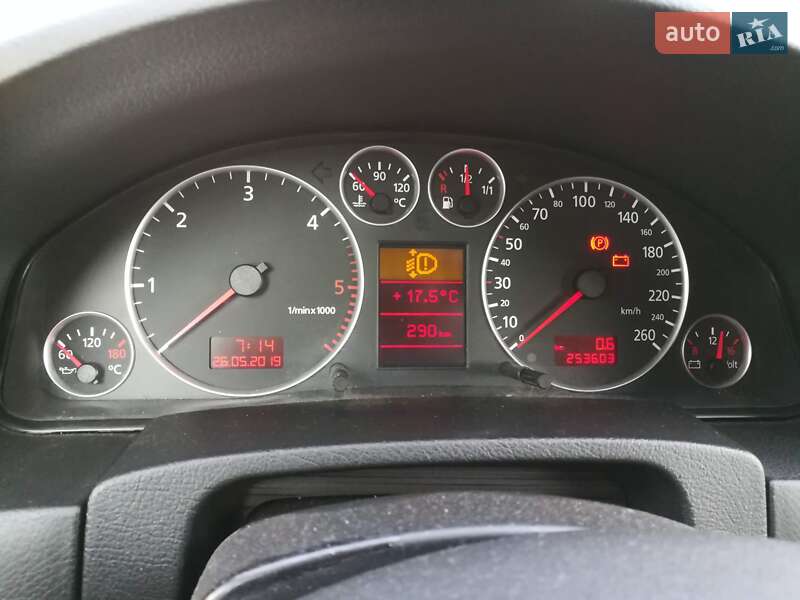 Седан Audi A6 2002 в Вознесенске