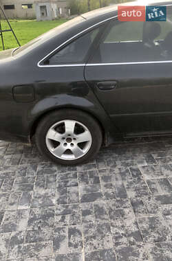 Седан Audi A6 2001 в Кореці