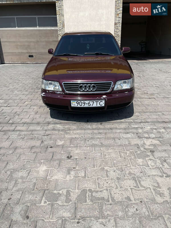 Седан Audi A6 1996 в Рава-Русской
