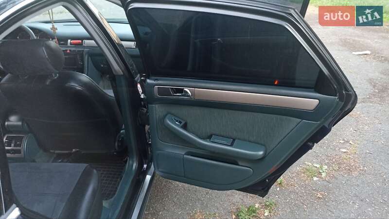 Седан Audi A6 2001 в Городке