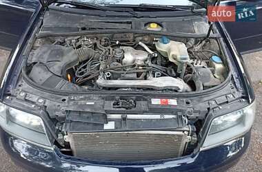 Седан Audi A6 2001 в Городке