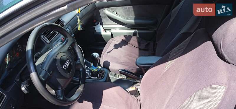 Седан Audi A6 2000 в Виннице