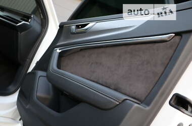 Седан Audi A6 2019 в 