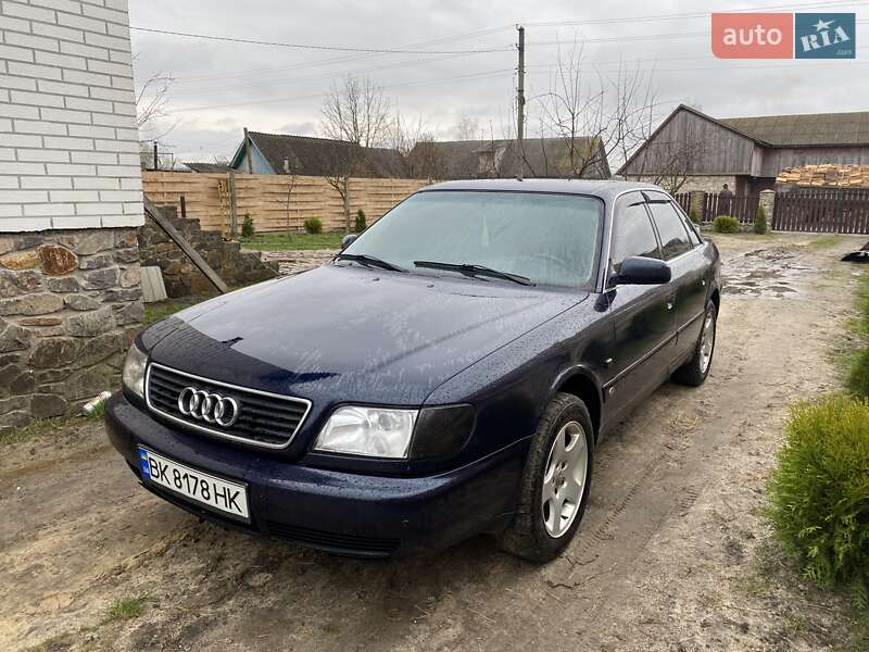 Седан Audi A6 1996 в Сарнах