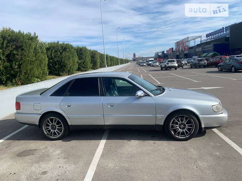 Седан Audi A6 1995 в Полтаве