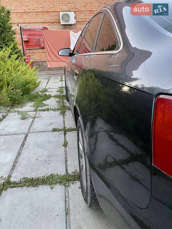 Седан Audi A6 2004 в 