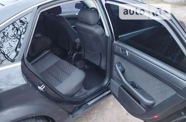 Седан Audi A6 2001 в 