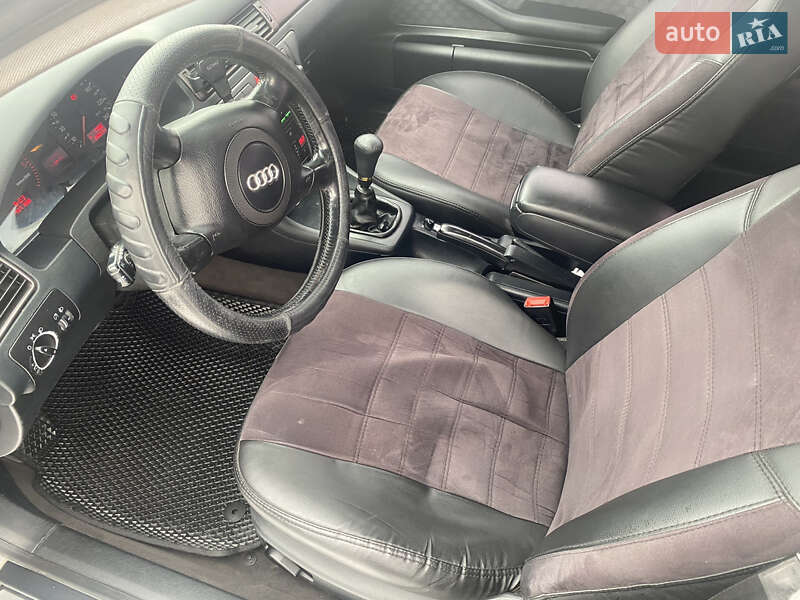 Седан Audi A6 2000 в Попельне