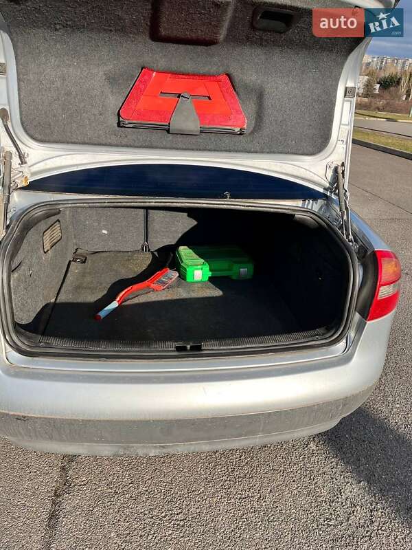 Седан Audi A6 1998 в Кривом Роге