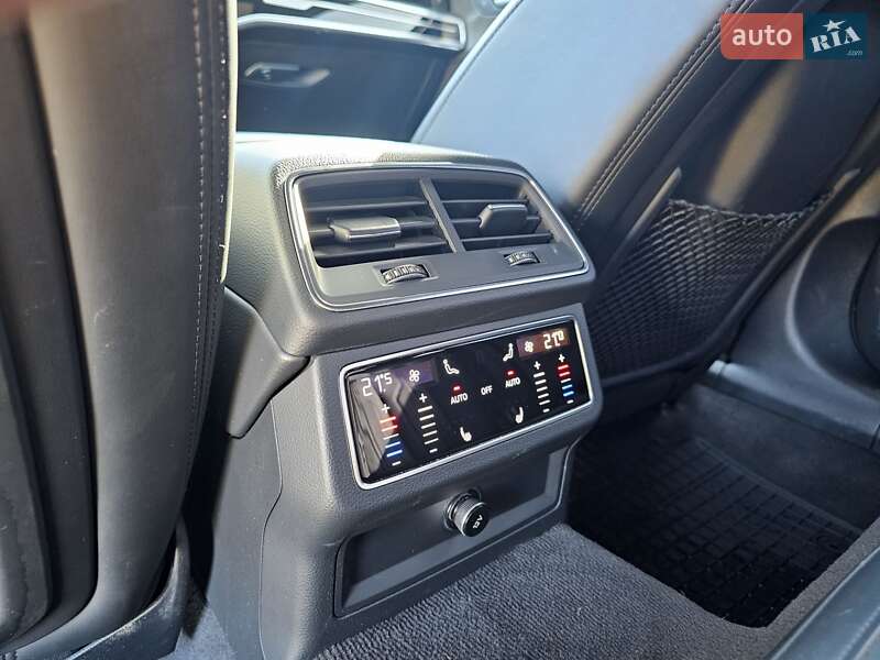 Седан Audi A6 2019 в Чернівцях