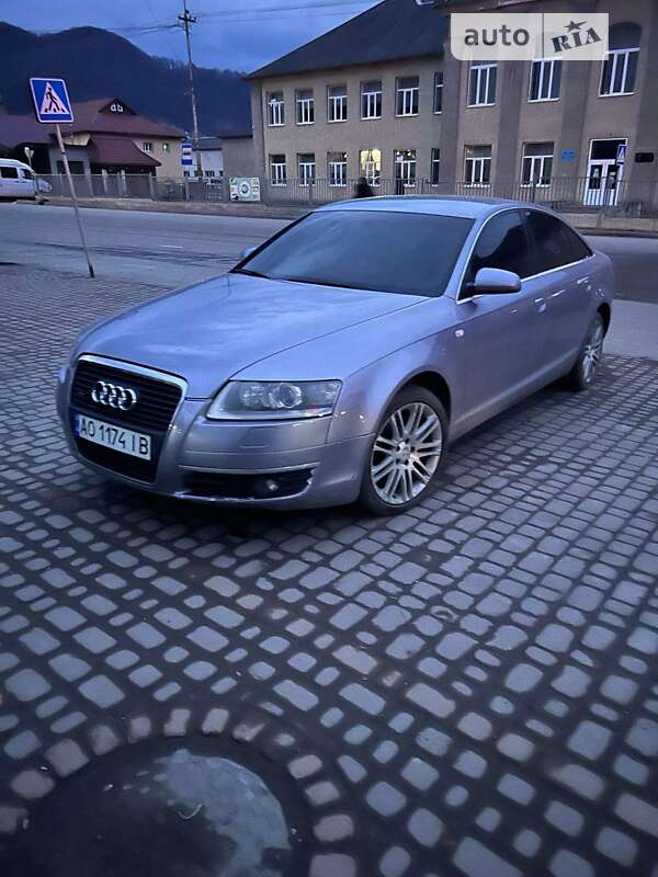 Седан Audi A6 2004 в Воловце