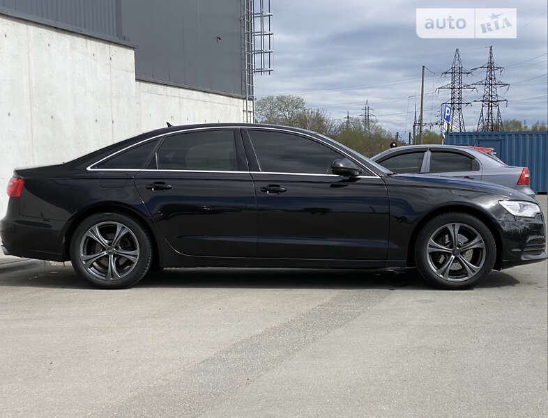 Седан Audi A6 2014 в Буче
