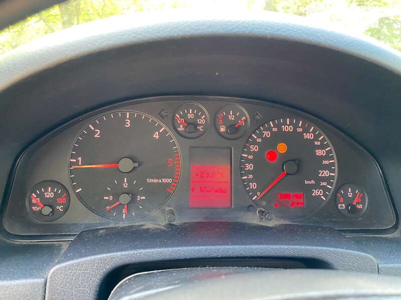 Универсал Audi A6 1998 в Глухове