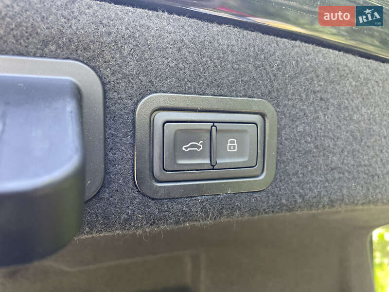 Седан Audi A6 2015 в Киеве