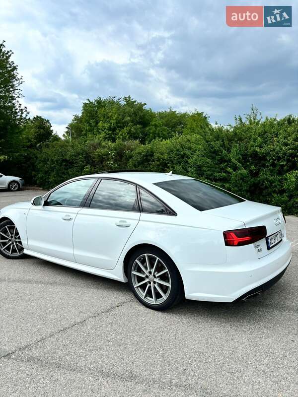 Седан Audi A6 2017 в Сваляве