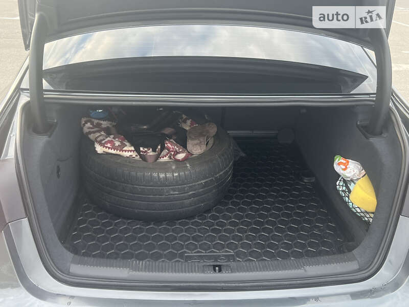 Седан Audi A6 2011 в Киеве