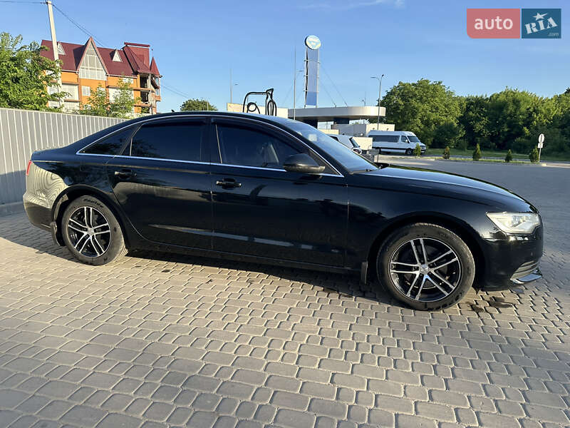 Седан Audi A6 2012 в Староконстантинове
