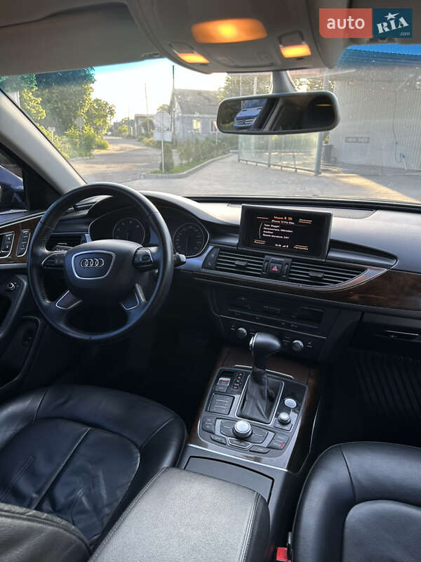 Седан Audi A6 2012 в Староконстантинове