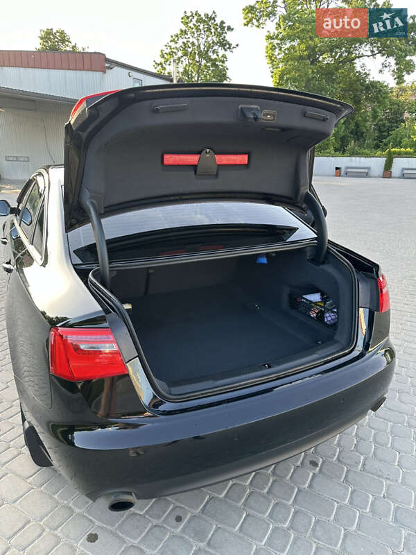 Седан Audi A6 2012 в Староконстантинове