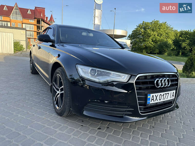 Седан Audi A6 2012 в Староконстантинове