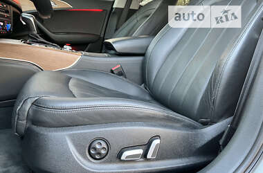 Седан Audi A6 2015 в 