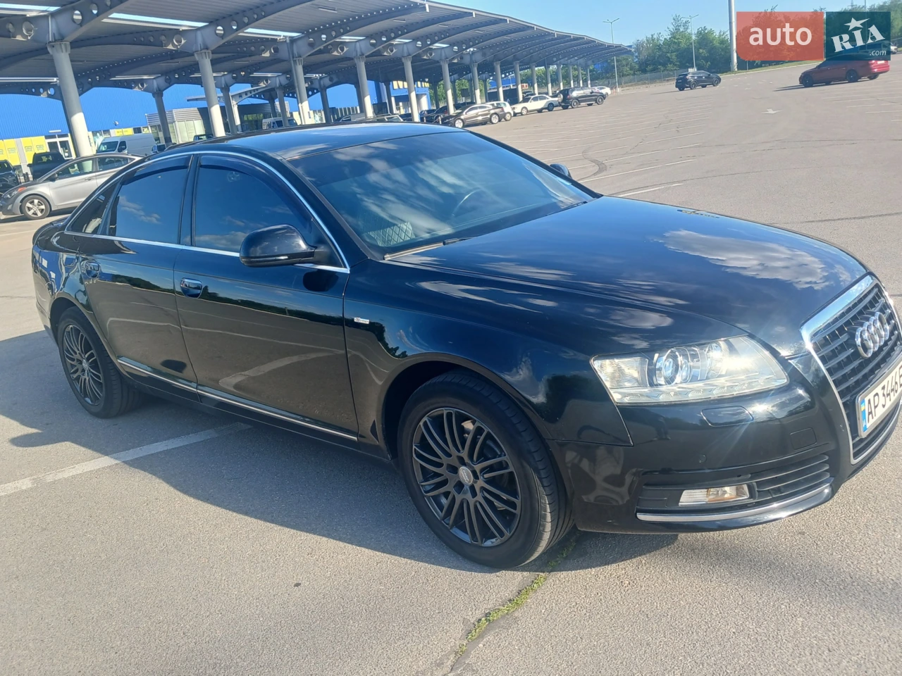 Продам АУДІ А6 С6 2.0 ТДІ. Комплектація  s-line. Чорний потолок . спортивні сидіння . Музика BOSE. Лед оптіка передня і задня. Авто в дуже доброму стані.Поміняно грм три радіатори нові   зчеплення /маховик диск корзина вижимний робочий циліндр/ підшипники ступіці шруси масла та фільтра рідини та багато всього щьо потрібно було міняти по регламенту.Чіп тюнінг 170 к.с.10 вересня був поміняний двигун з пробігом 130 т.км.Форсунки те ж поміняні.Колодки передні і задні нові.В машині не курили.Машина на зимовій резині 2023 рік.