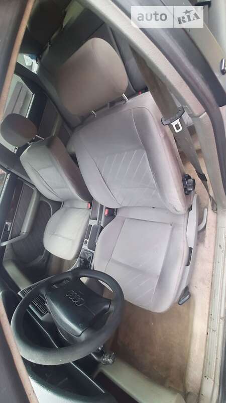 Седан Audi A6 1996 в Надворной