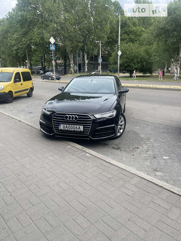 Седан Audi A6 2016 в 