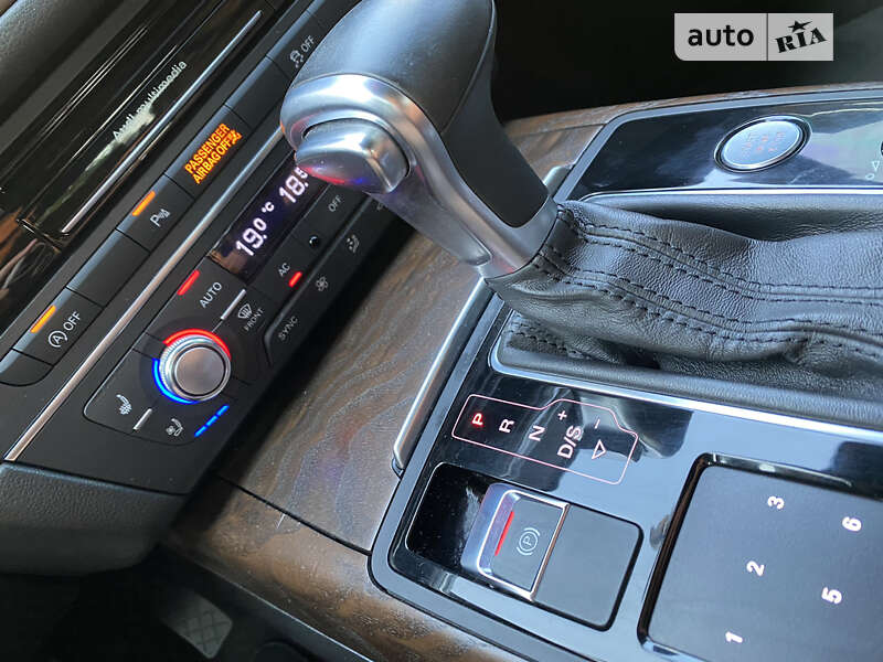 Седан Audi A6 2012 в Иршаве