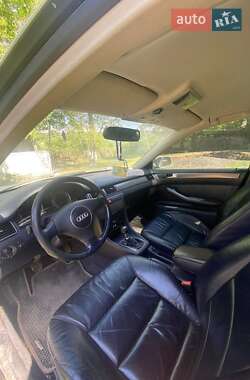 Седан Audi A6 2004 в 