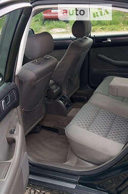 Седан Audi A6 2003 в 