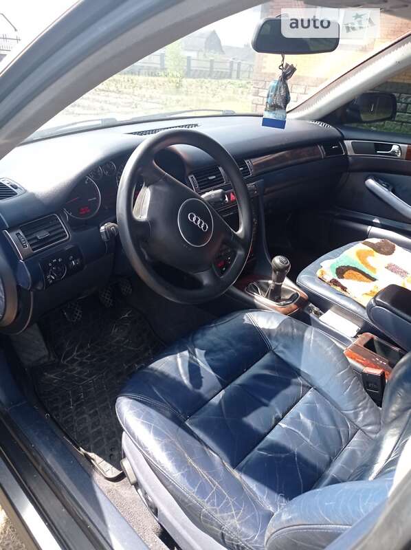 Седан Audi A6 2002 в Дроздыни