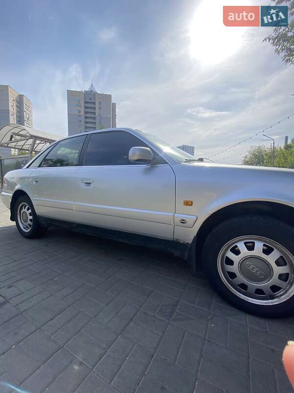 Седан Audi A6 1997 в Днепре