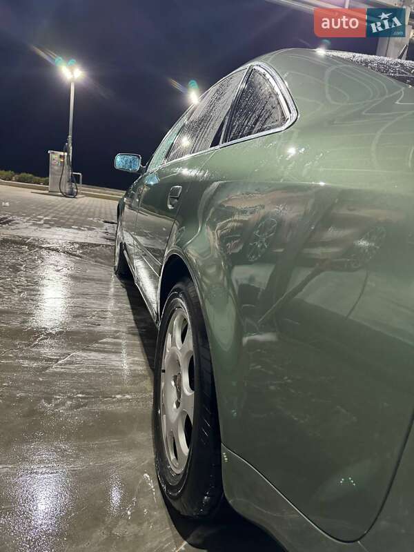 Седан Audi A6 2001 в Теплике