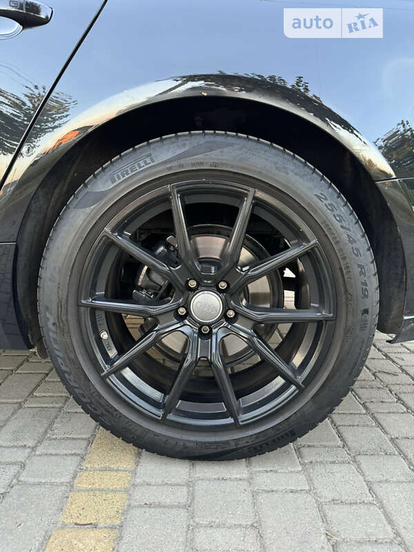 Седан Audi A6 2013 в Сарнах