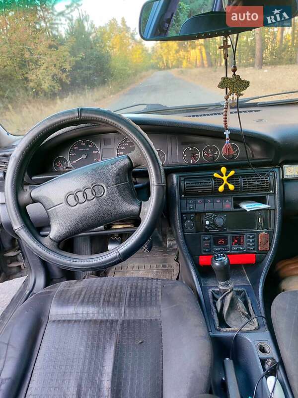 Седан Audi A6 1997 в Черкасах