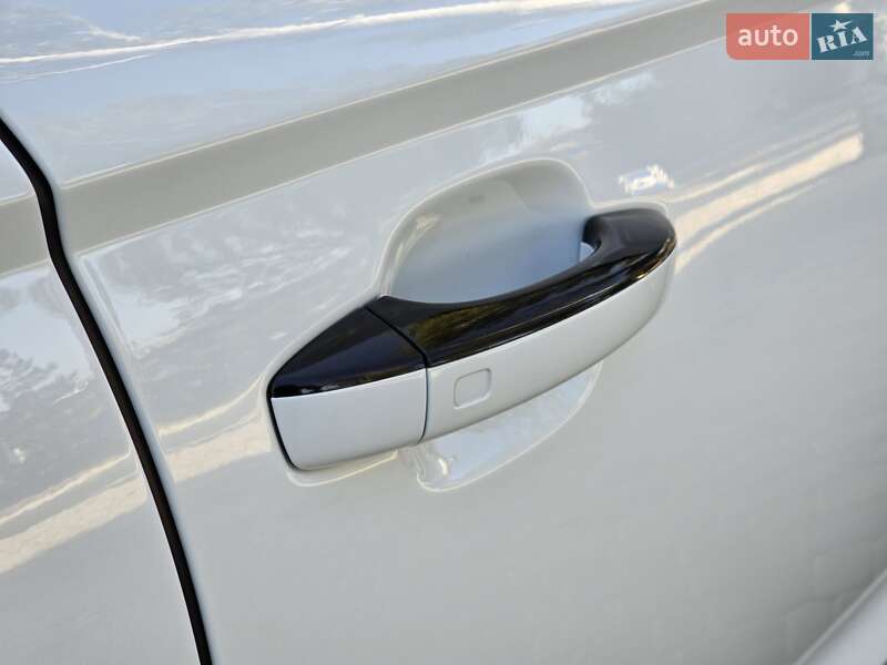 Седан Audi A6 2015 в Першотравенске