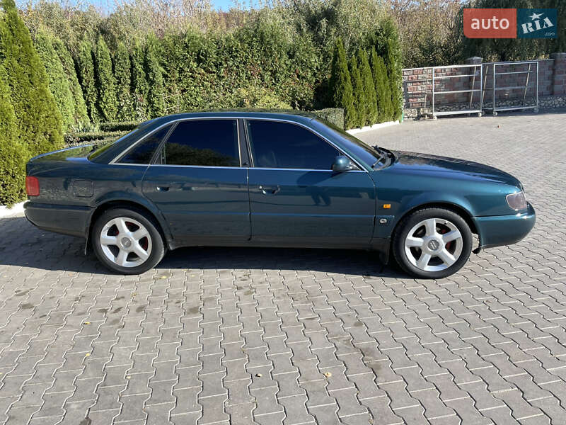 Седан Audi A6 1996 в Подволочиске