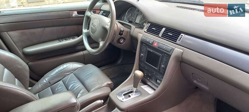 Седан Audi A6 2003 в Бурштыне