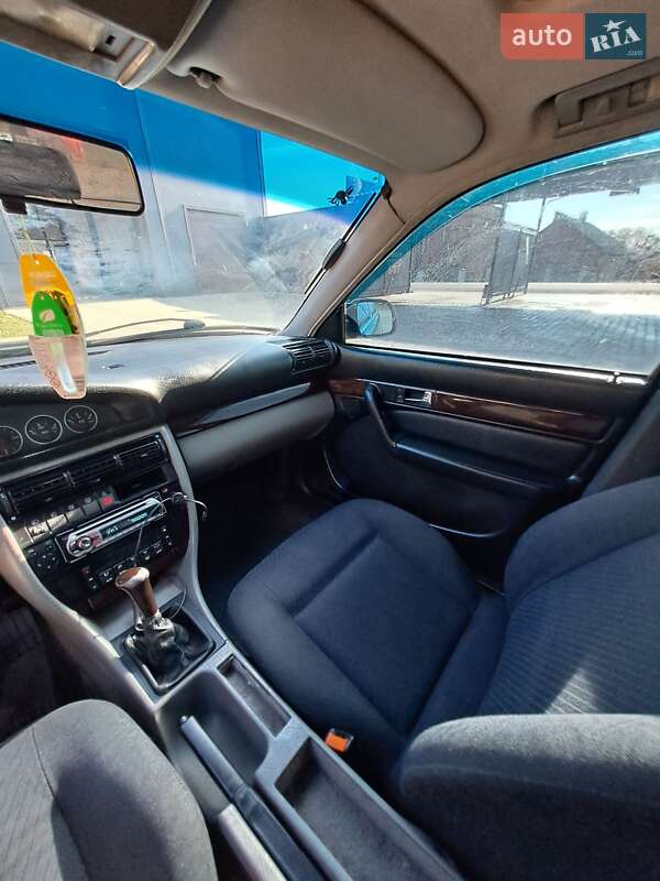 Седан Audi A6 1995 в Чернівцях
