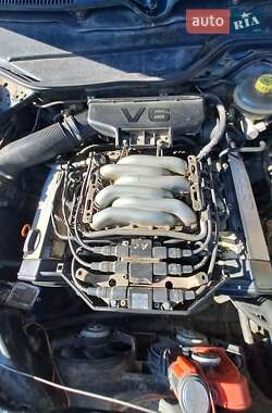 Седан Audi A6 1995 в 